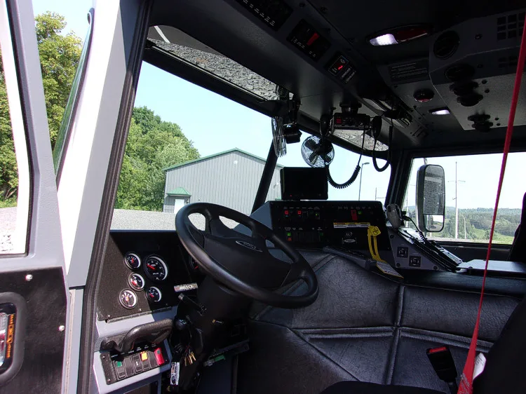 Pierce Arrow Pumper exterior view, photo 25 of 37