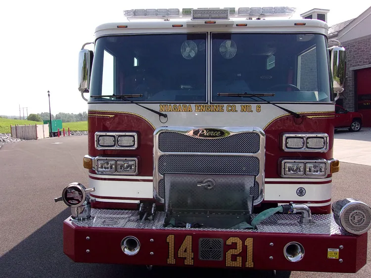 Pierce Arrow Pumper exterior view, photo 5 of 37