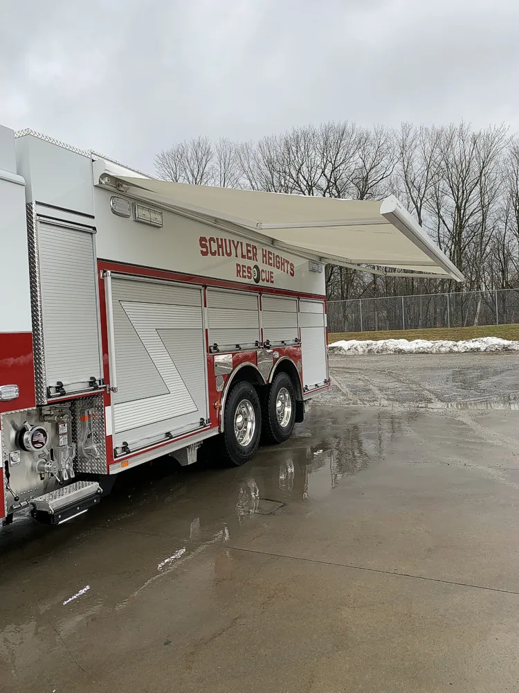 Pierce Enforcer Rescue Pumper exterior view, photo 13 of 56