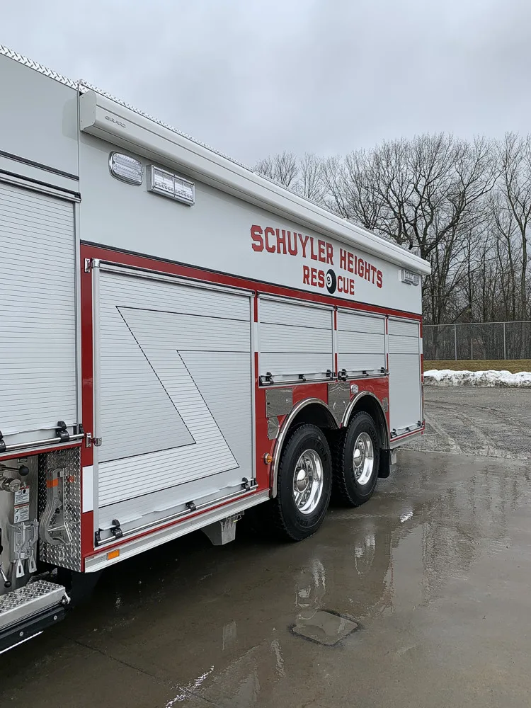 Pierce Enforcer Rescue Pumper exterior view, photo 14 of 56
