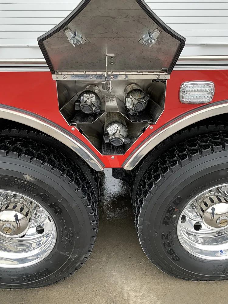 Pierce Enforcer Rescue Pumper exterior view, photo 16 of 56