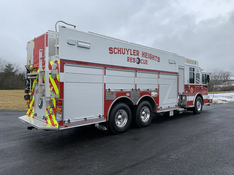 Pierce Enforcer Rescue Pumper exterior view, photo 2 of 56