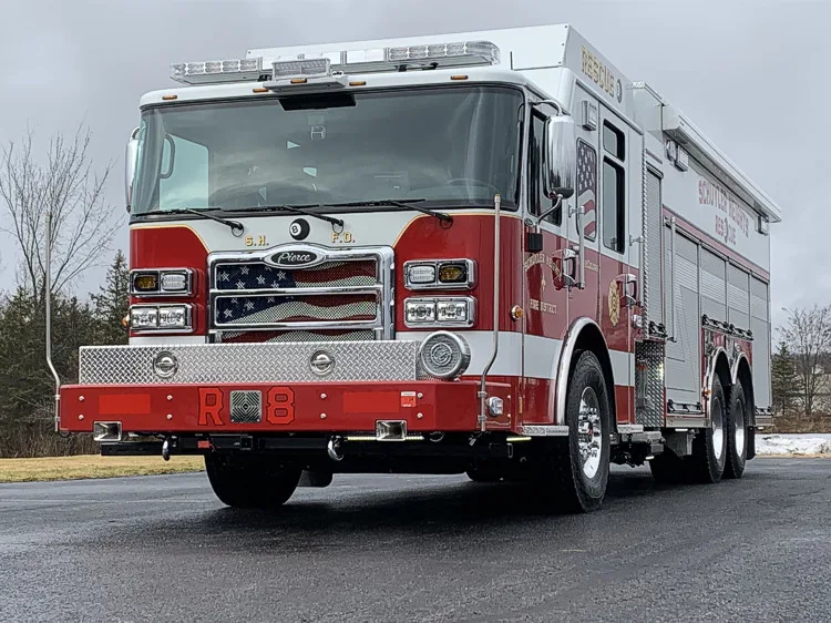 Pierce Enforcer Rescue Pumper exterior view, photo 3 of 56