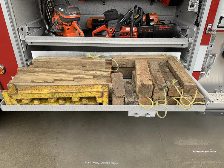 Pierce Enforcer Rescue Pumper exterior view, photo 39 of 56