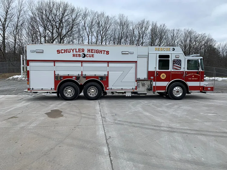 Pierce Enforcer Rescue Pumper exterior view, photo 4 of 56