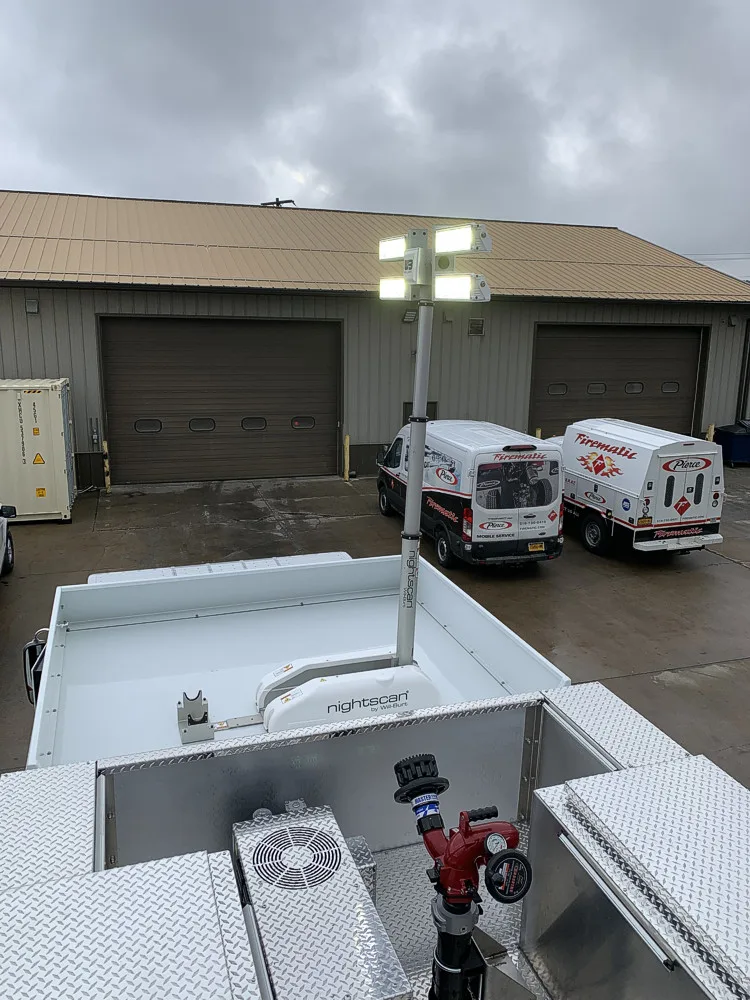 Pierce Enforcer Rescue Pumper exterior view, photo 47 of 56