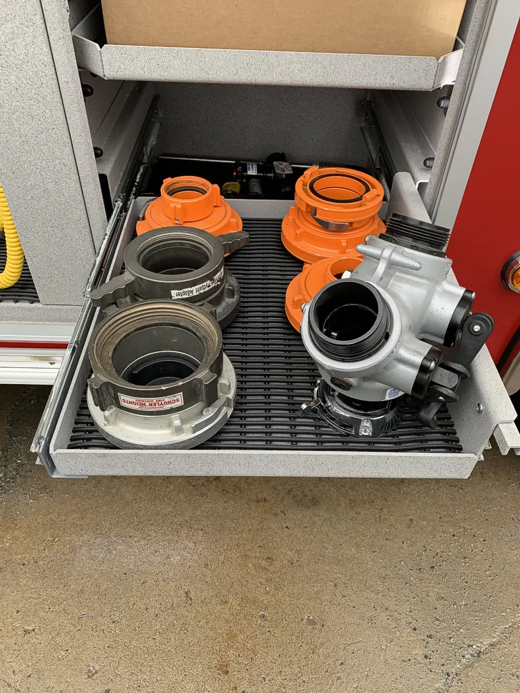 Pierce Enforcer Rescue Pumper exterior view, photo 54 of 56