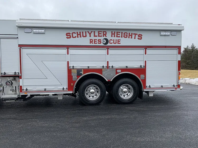 Pierce Enforcer Rescue Pumper exterior view, photo 8 of 56