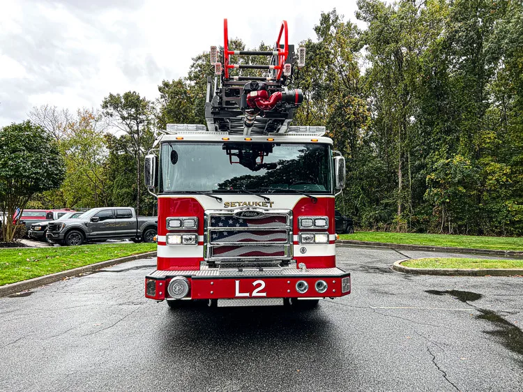 Pierce Enforcer Aerial exterior view, photo 3 of 46