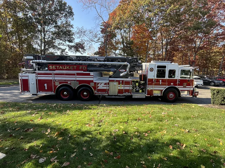 Pierce Enforcer Aerial exterior view, photo 2 of 31