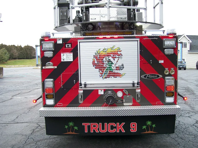 Pierce Pumper exterior view, photo 5 of 87