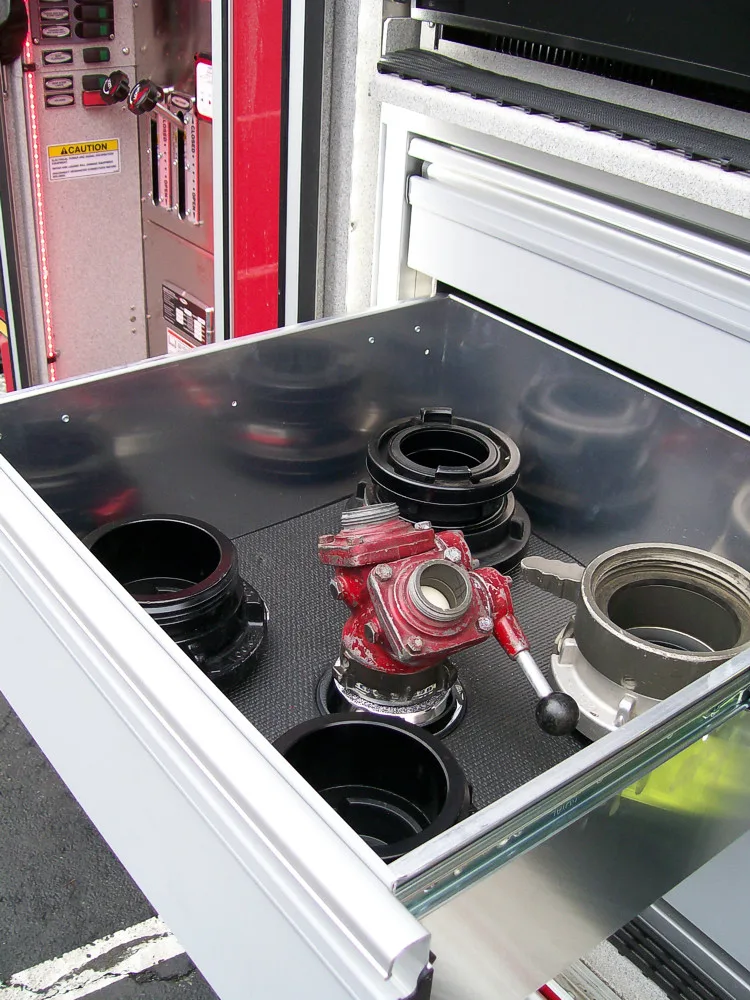 Pierce Pumper exterior view, photo 52 of 87