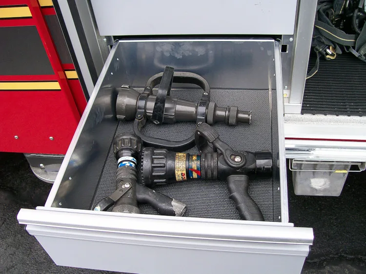 Pierce Pumper exterior view, photo 7 of 87