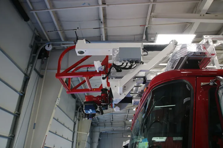 Pierce Enforcer Pumper exterior view, photo 10 of 65