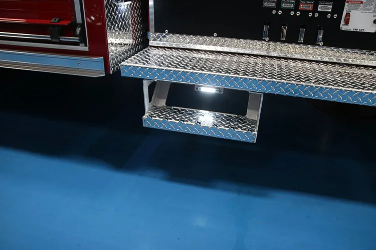 Pierce Enforcer Pumper exterior view, photo 15 of 65