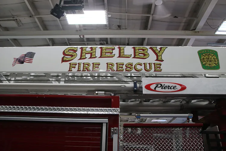 Pierce Enforcer Pumper exterior view, photo 16 of 65