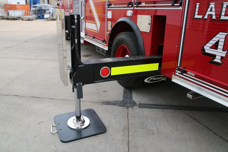 Pierce Enforcer Pumper exterior view, photo 19 of 65