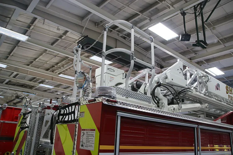 Pierce Enforcer Pumper exterior view, photo 20 of 65