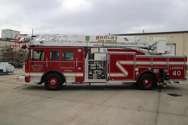 Pierce Enforcer Pumper exterior view, photo 21 of 65