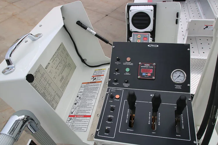 Pierce Enforcer Pumper exterior view, photo 28 of 65