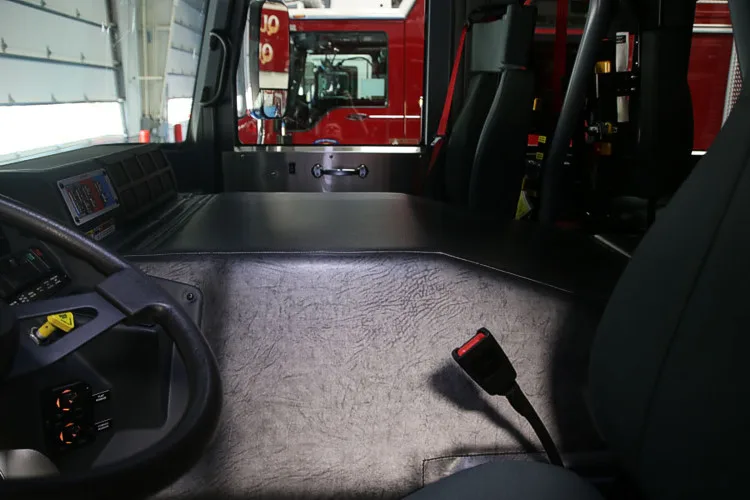 Pierce Enforcer Pumper exterior view, photo 29 of 65