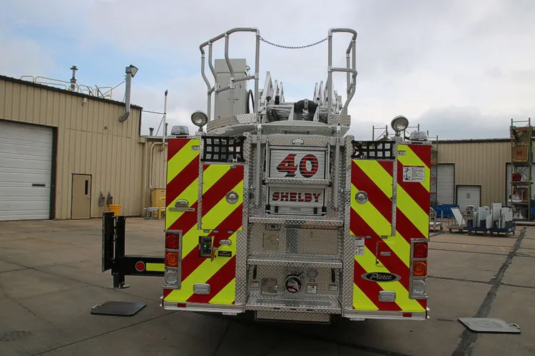 Pierce Enforcer Pumper exterior view, photo 4 of 65