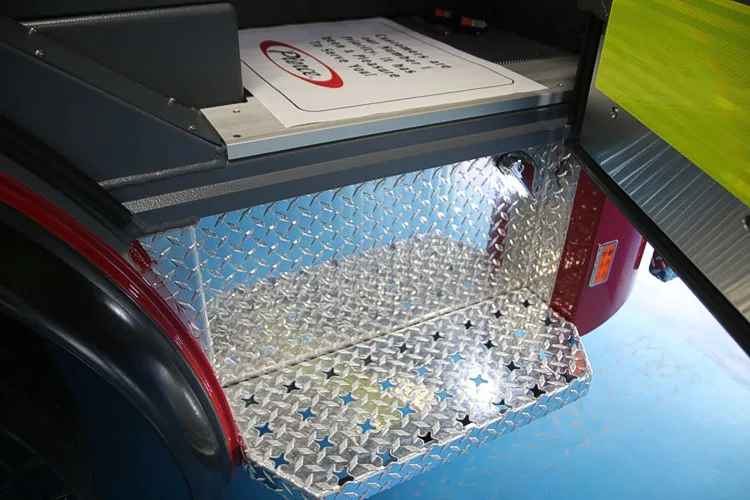 Pierce Enforcer Pumper exterior view, photo 47 of 65