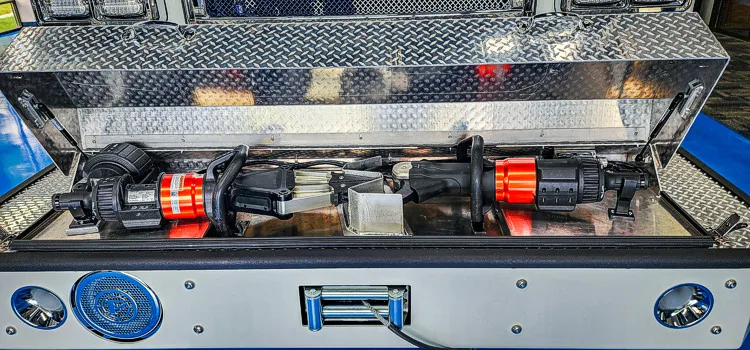 Pierce Enforcer Pumper exterior view, photo 15 of 80