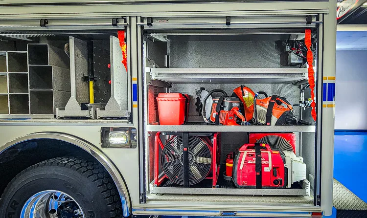 Pierce Enforcer Pumper exterior view, photo 25 of 80