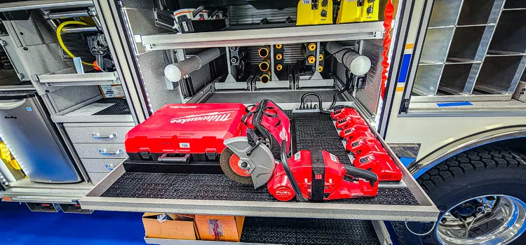 Pierce Enforcer Pumper exterior view, photo 32 of 80