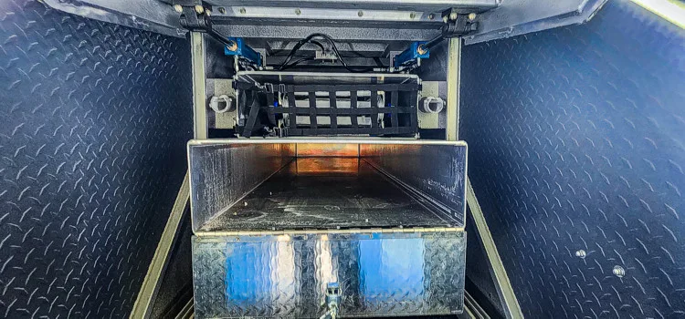 Pierce Enforcer Pumper exterior view, photo 40 of 80