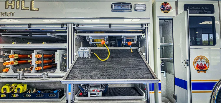 Pierce Enforcer Pumper exterior view, photo 48 of 80