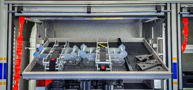 Pierce Enforcer Pumper exterior view, photo 58 of 80