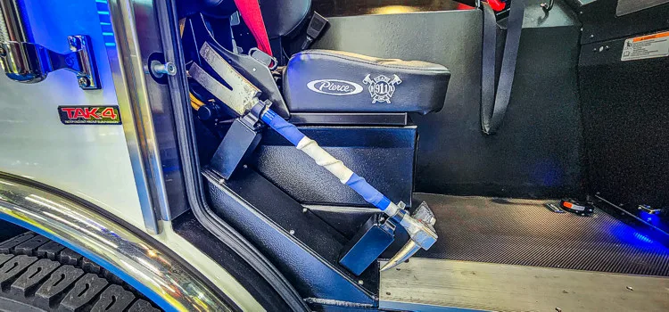 Pierce Enforcer Pumper exterior view, photo 64 of 80