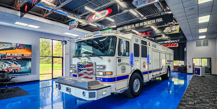 Pierce Enforcer Pumper exterior view, photo 77 of 80