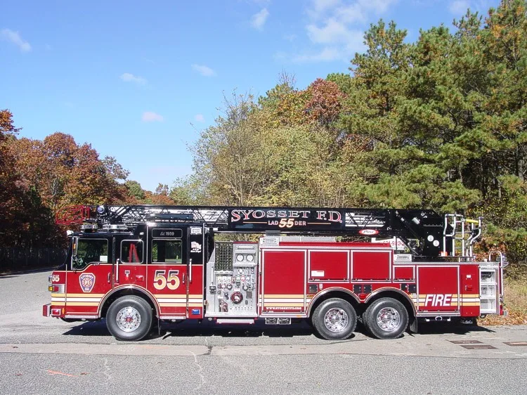 Pierce Velocity Aerial exterior view, photo 2 of 3