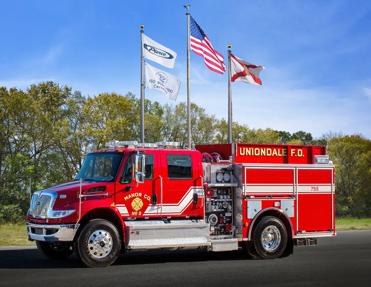 Pierce Pumper exterior view, photo 2 of 3