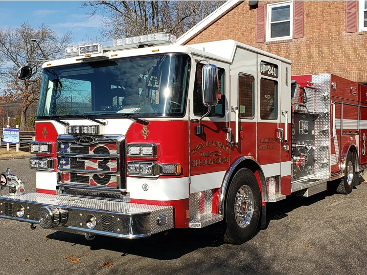 Pierce Enforcer Pumper exterior view, photo 26 of 27