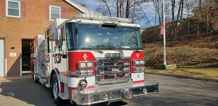 Pierce Enforcer Pumper exterior view, photo 15 of 27