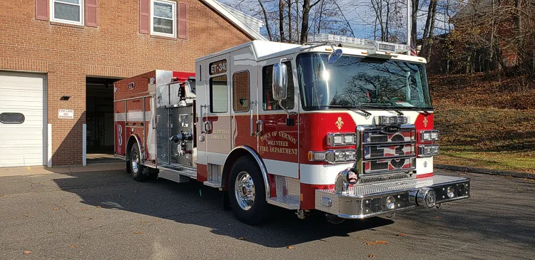 Pierce Enforcer Pumper exterior view, photo 2 of 27