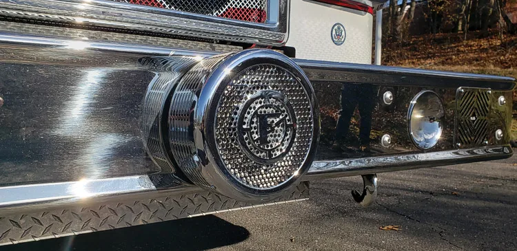 Pierce Enforcer Pumper exterior view, photo 22 of 27