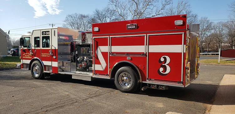 Pierce Enforcer Pumper exterior view, photo 3 of 27