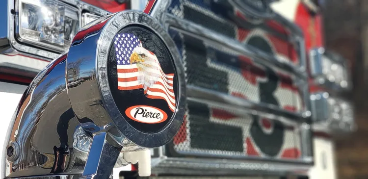 Pierce Enforcer Pumper exterior view, photo 5 of 27