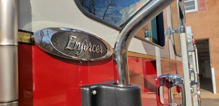 Pierce Enforcer Pumper exterior view, photo 8 of 27