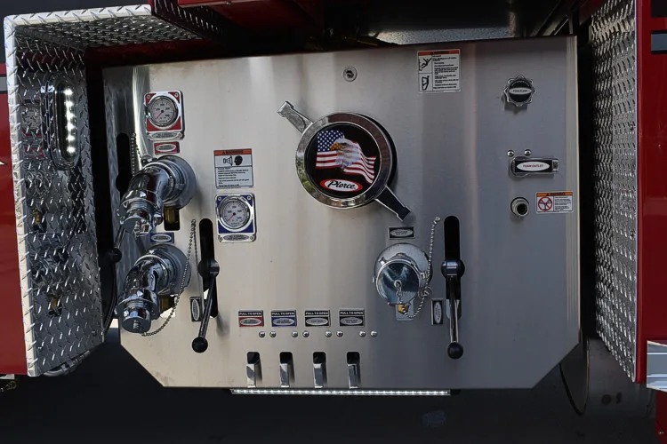 Pierce Enforcer Aerial exterior view, photo 38 of 55