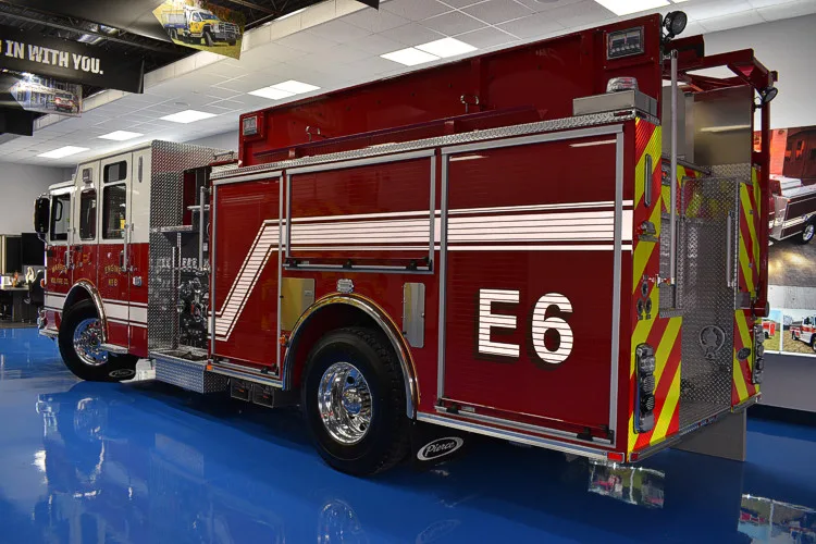 Rear-left exterior view showing side body and rear chevrons