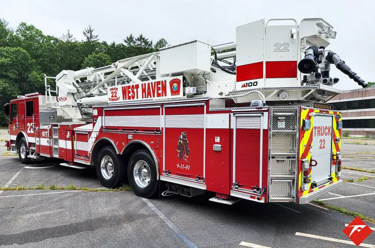 Rear-left exterior profile showing side body and rear chevron section