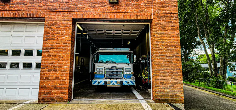 Pierce Enforcer Pumper exterior view, photo 10 of 57