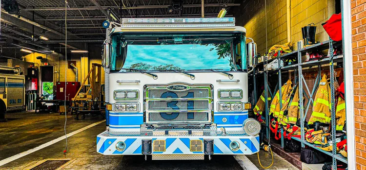 Pierce Enforcer Pumper exterior view, photo 2 of 57