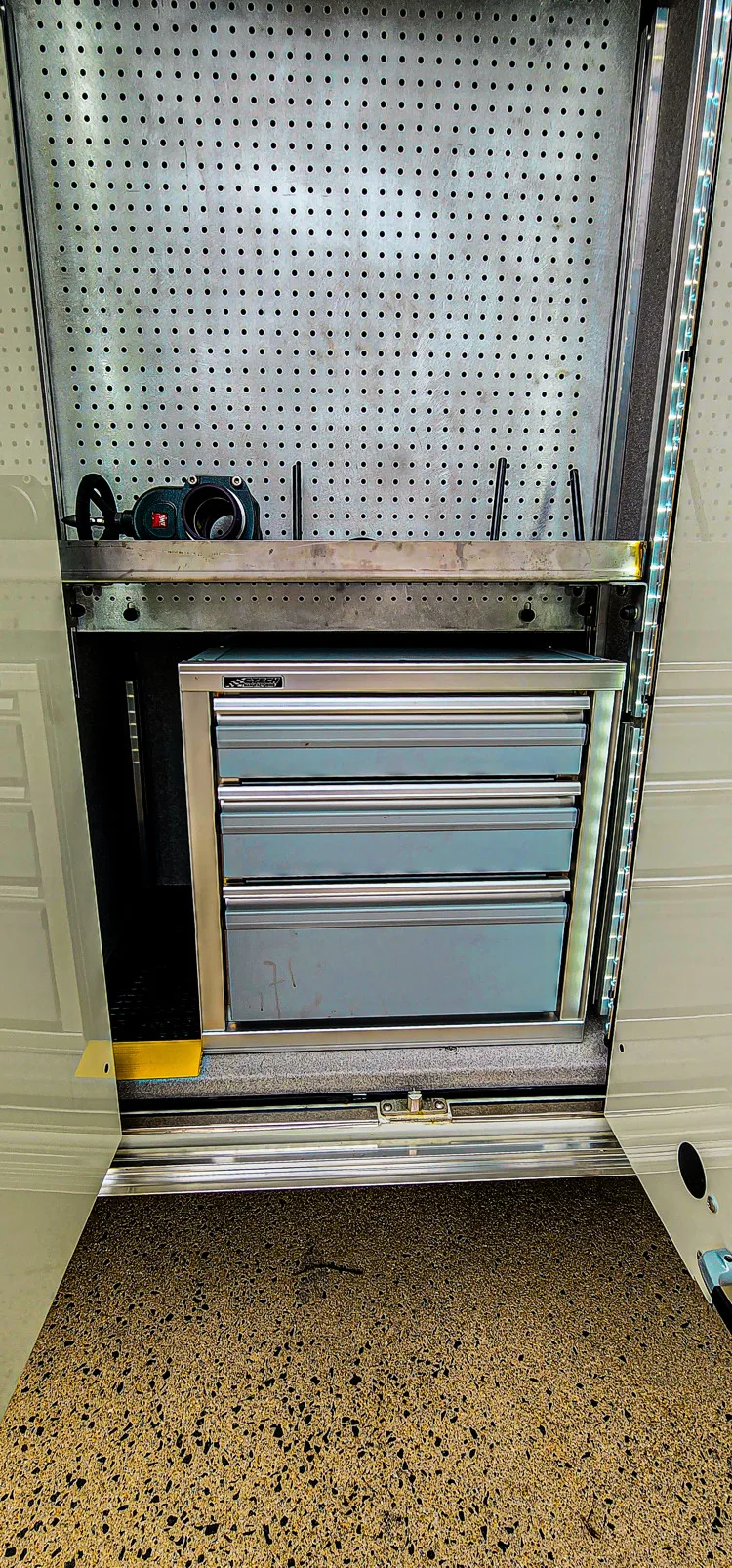 Pierce Enforcer Pumper exterior view, photo 25 of 57